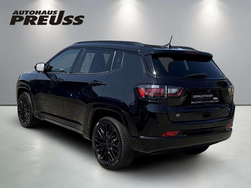 Gebraucht Jeep Compass 131 PS (96 kW) 2024 Schwarz SUV
