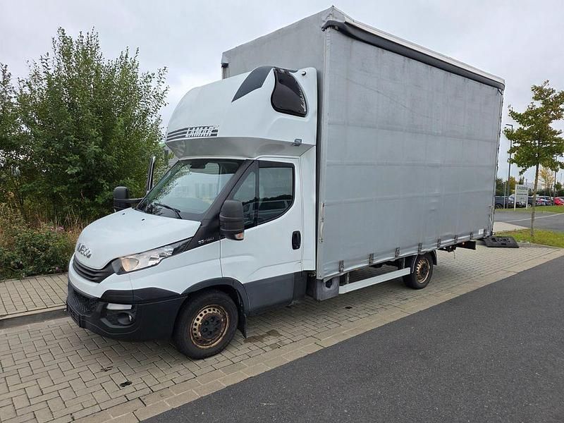 Weiß Gebraucht 2018 Iveco Daily | 18.900 € - Bild 1/4