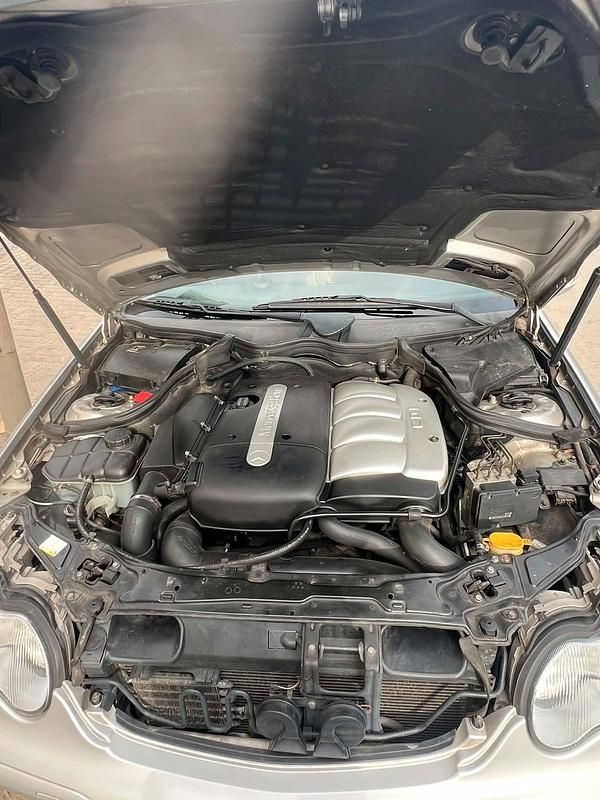 Gebraucht Mercedes C200 143 PS (105 kW) 2003 Weiß Kleinwagen