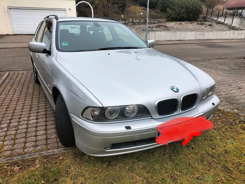 Silber Gebraucht 2001 BMW 525 Kombi | 4.090 € (Fairer Preis) - Bild 1/4