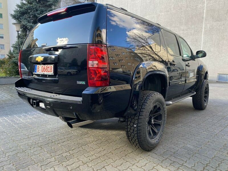 Gebraucht Chevrolet Suburban 325 PS (239 kW) 2012 Schwarz metallic SUV
