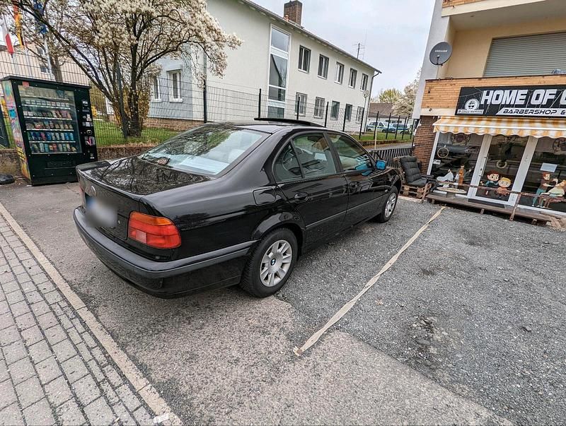 Second-hand BMW 520 150 CP (110 kW) 1998 Negru Berlinǎ