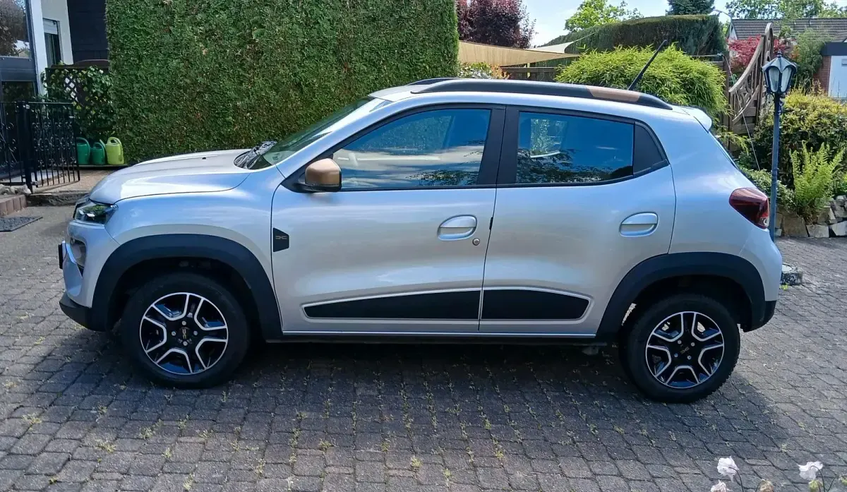 Gebraucht Dacia Spring Extreme 47 kW (65 PS) 2024 Silber Kleinwagen