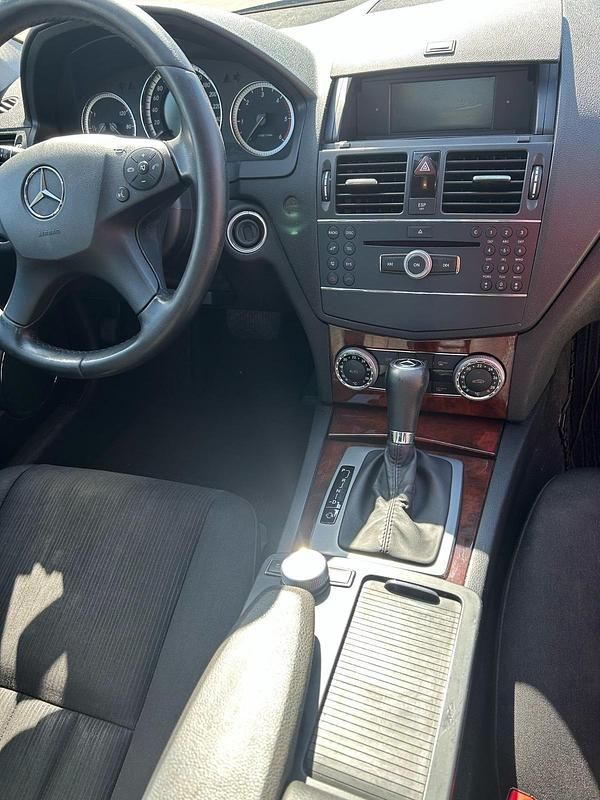 Gebraucht Mercedes C220 170 PS (125 kW) 2008 Grün Coupé