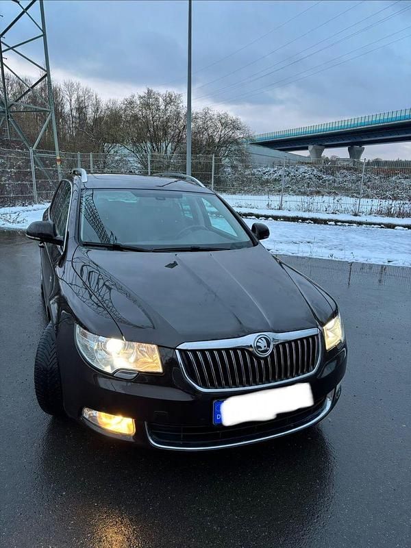 Gebraucht Skoda Superb 200 PS (147 kW) 2012 Braun Kombi