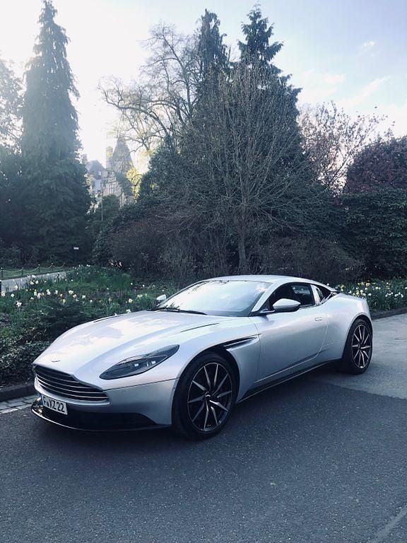 Gebraucht Aston Martin DB11 510 PS (375 kW) 2020 Silber Coupé