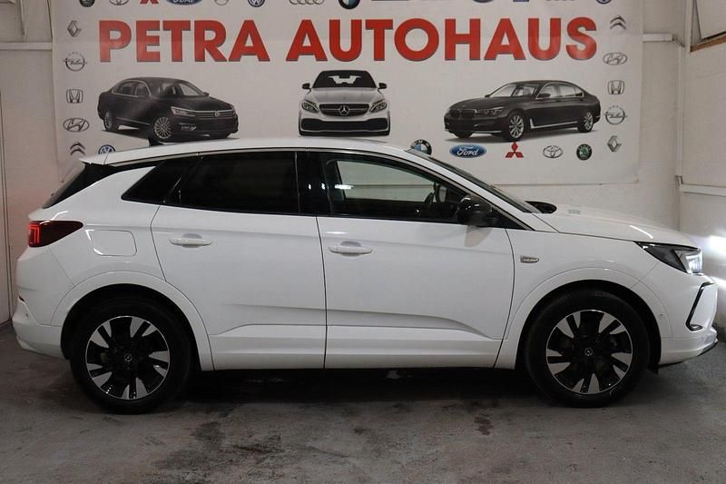 Weiß Gebraucht 2023 Opel Grandland X Elegance SUV | 19.999 € (Superpreis) - Bild 1/4