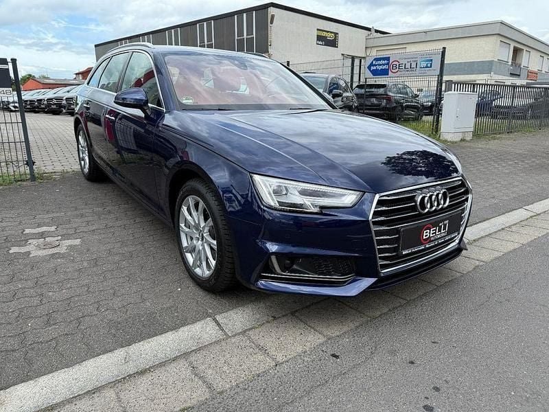 Gebraucht Audi A4 Design 190 PS (139 kW) 2019 Navarrablau metallic Kombi