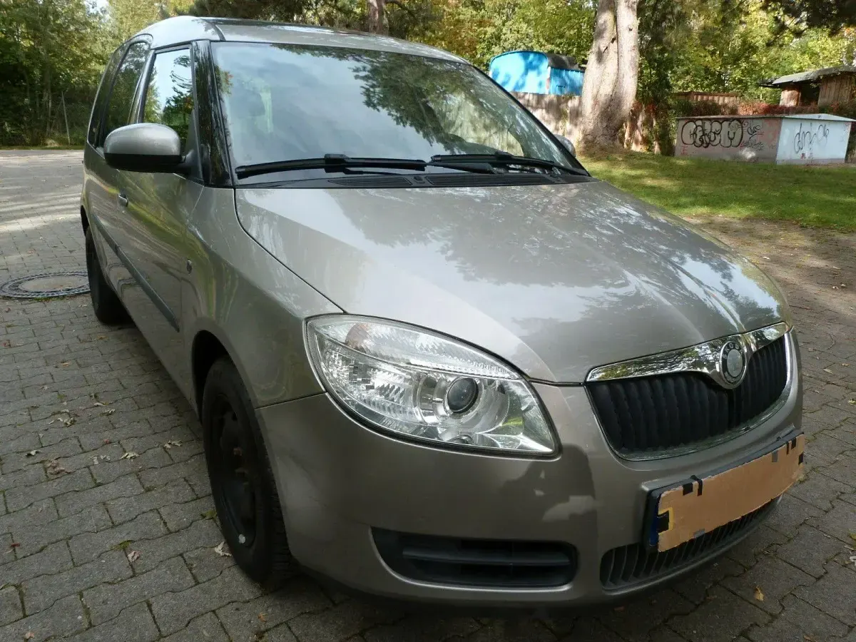 Gebraucht Skoda Roomster Style 69 PS (50 kW) 2010 Gold Van / Kleinbus