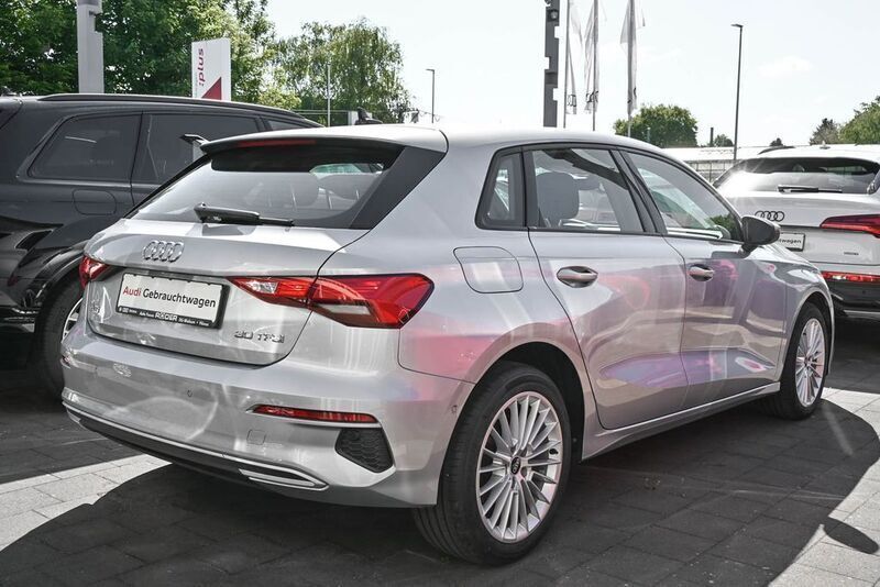 Gebraucht Audi A3 Sportback Advanced 110 PS (80 kW) 2021 Grau Kleinwagen