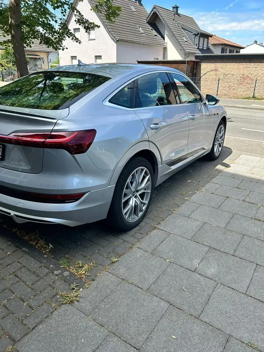 Gebraucht Audi e-tron Sportback Design 230 kW (313 PS) 2022 Silber SUV