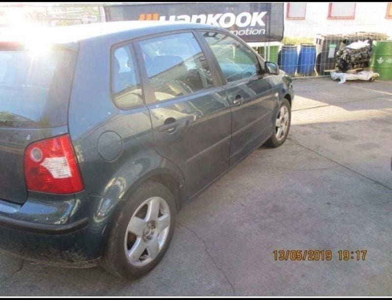 Gebraucht VW Polo Basis 64 PS (47 kW) 2003 Blau Limousine