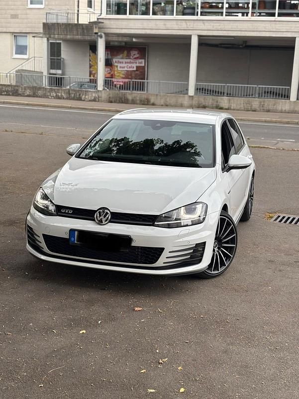 Weiß Gebraucht 2016 VW Golf VII GTD Limousine | 17.000 € (Fairer Preis) - Bild 1/4