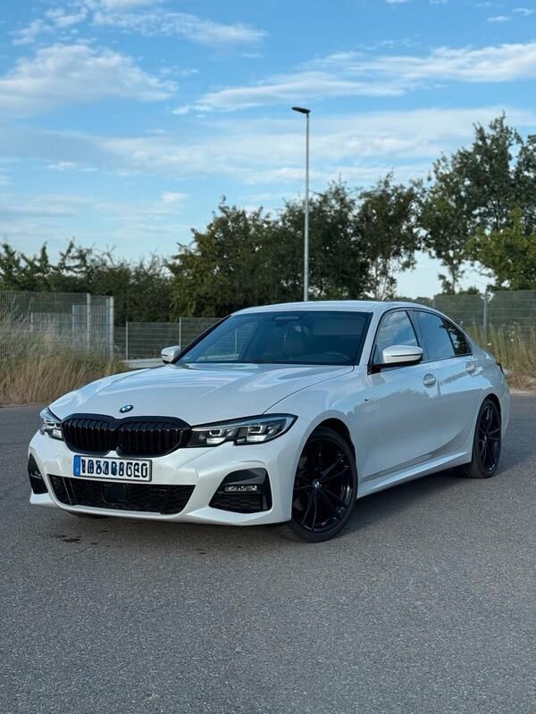 Weiß Gebraucht 2020 BMW 320 M Sport Limousine | 29.000 € (Fairer Preis) - Bild 1/4
