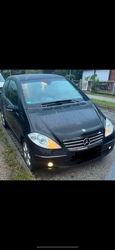 Schwarz Gebraucht 2007 Mercedes A180 Kleinwagen | 2.000 € (Fairer Preis) - Bild 1/4