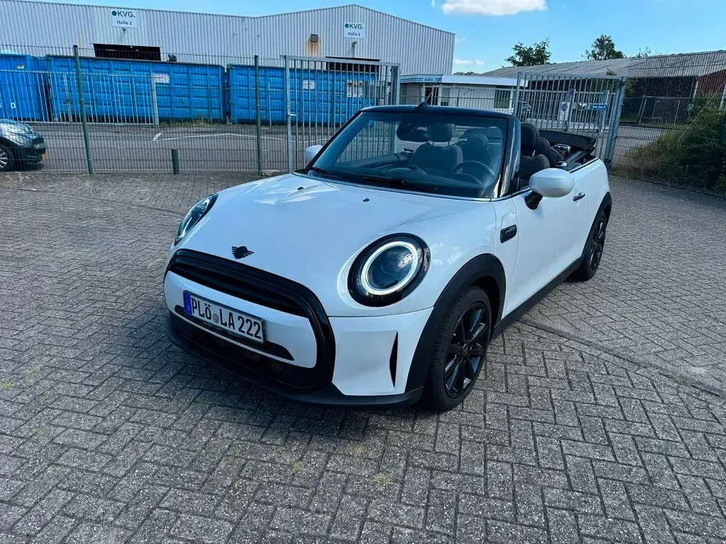 Gebraucht Mini Cooper Cabriolet Classic 136 PS (100 kW) 2023 Nanuq white perlmut Cabrio
