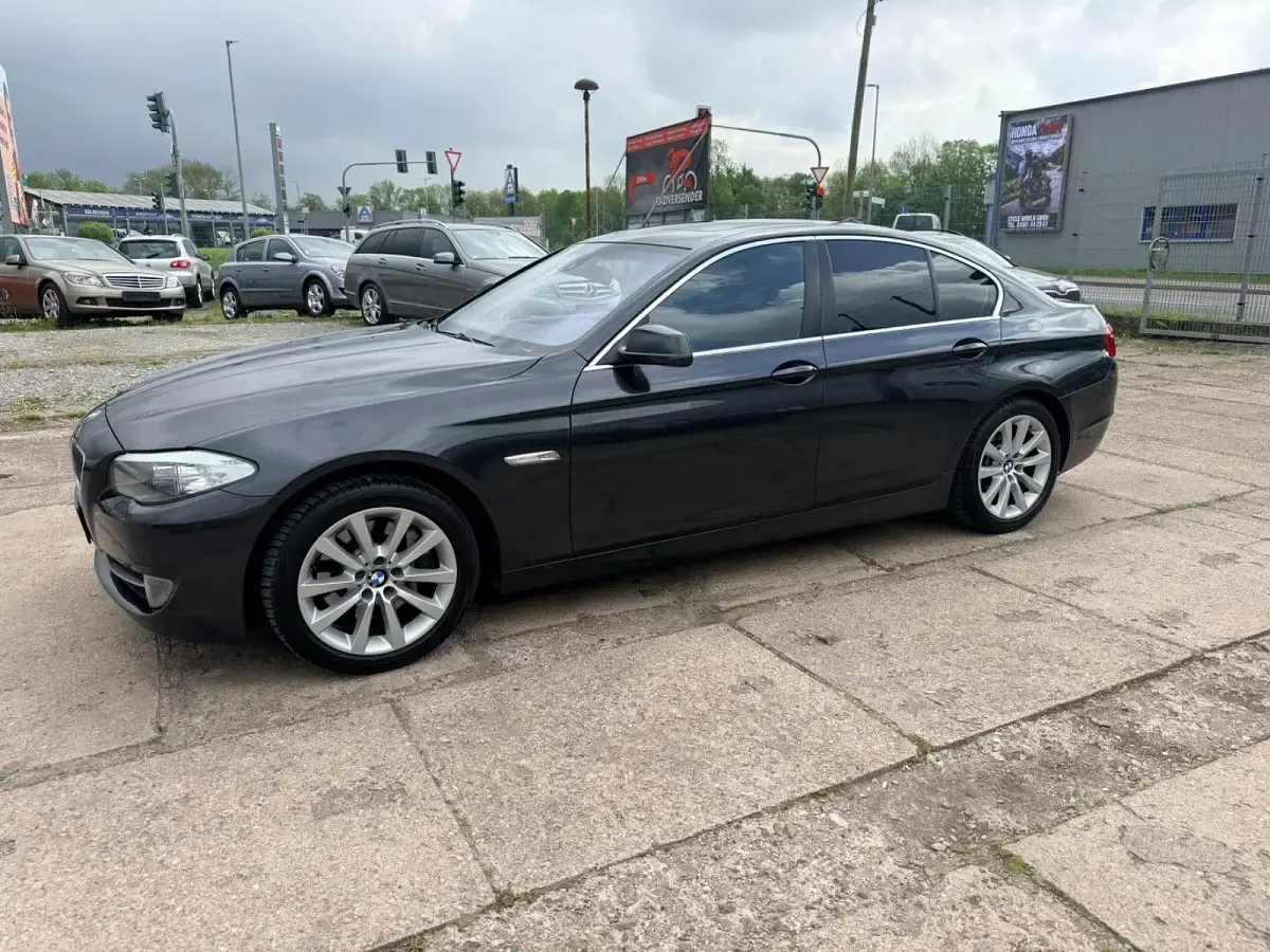 Gebraucht BMW 525 204 PS (150 kW) 2010 Grau Limousine