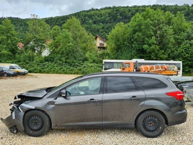 Gebraucht Ford Focus Business Edition 120 PS (88 kW) 2015 Grau metallic Kombi