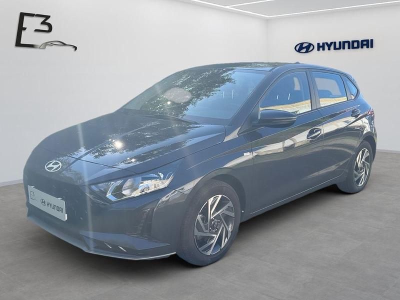 Grau Gebraucht 2024 Hyundai i20 Trend Limousine | 19.490 € (Fairer Preis) - Bild 1/4