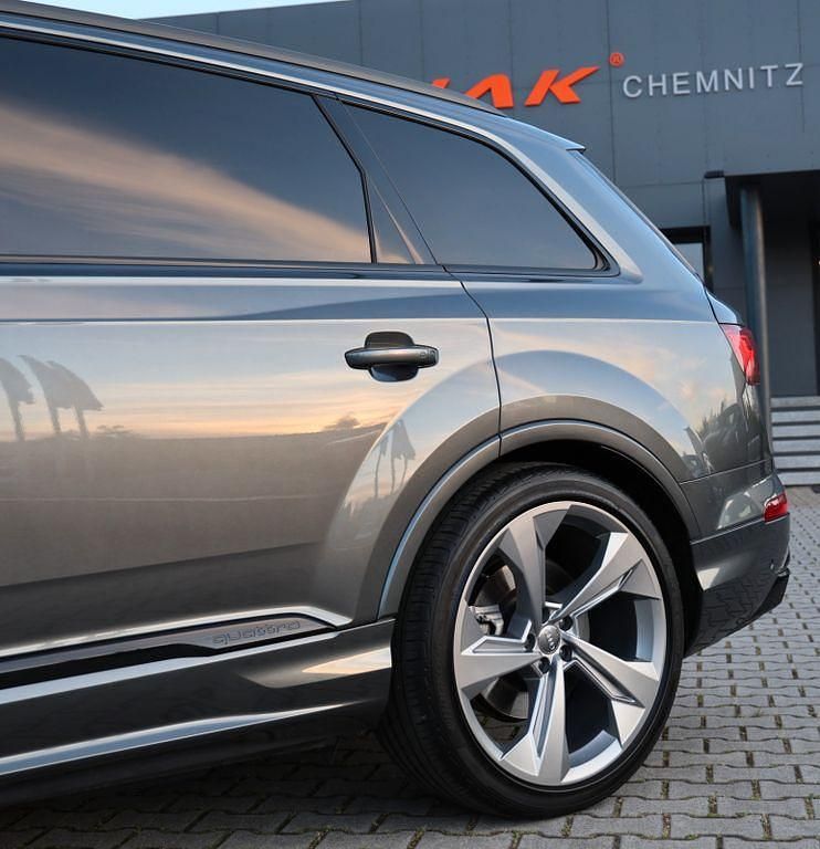 Gebraucht Audi Q7 S-Line 286 PS (210 kW) 2020 Grau SUV
