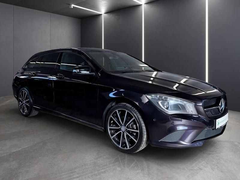 Gebraucht Mercedes CLA200 Shooting Brake 136 PS (100 kW) 2016 Violet Kombi