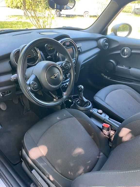 Second-hand Mini ONE 102 CP (75 kW) 2019 Negru Hatchback
