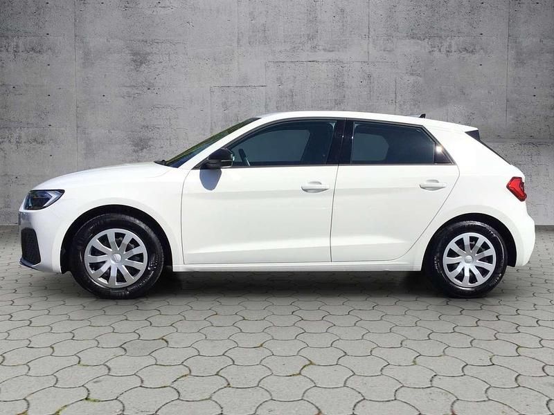 Gebraucht Audi A1 Sportback Basis 95 PS (69 kW) 2024 Cortinaweiß Kleinwagen