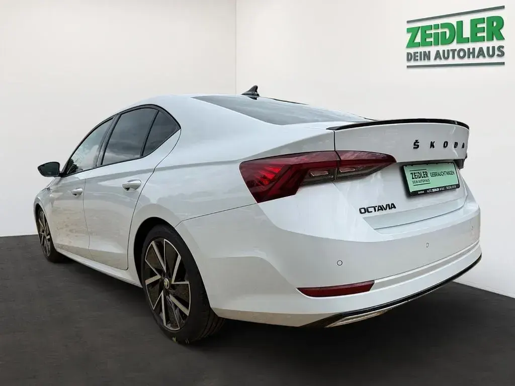 Gebraucht Skoda Octavia SportLine 150 PS (110 kW) 2022 Weiß Limousine
