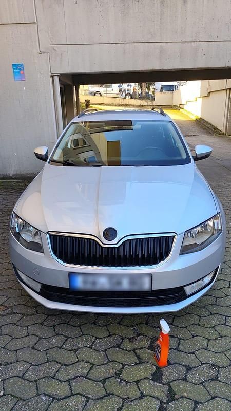 Gebraucht Skoda Octavia 110 PS (80 kW) 2014 Silber Kleinwagen