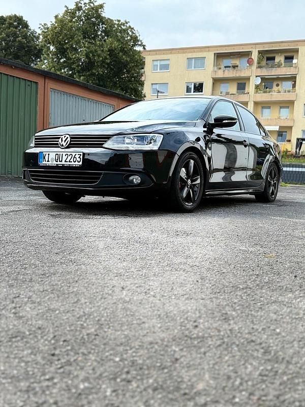 Schwarz Gebraucht 2012 VW Jetta Limousine | 4.320 € (Guter Preis) - Bild 1/4