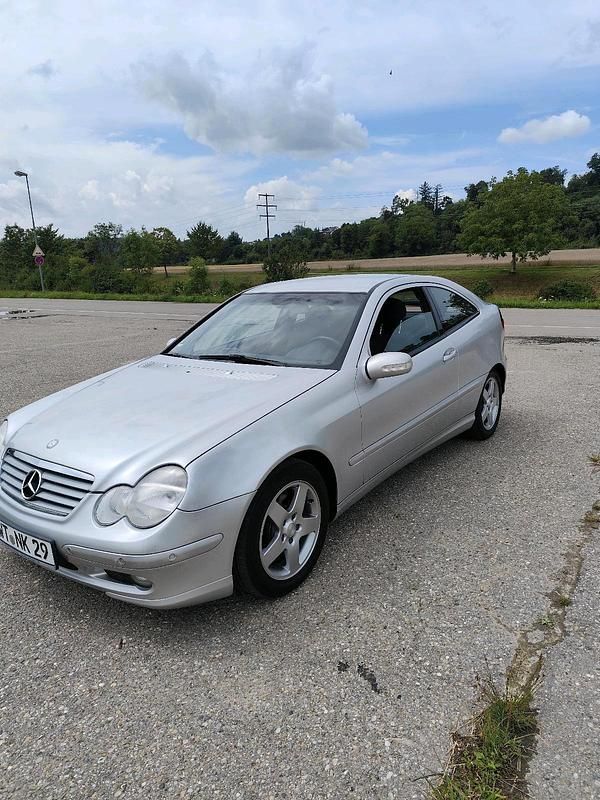 Silber Gebraucht 2002 Mercedes C200 Coupé | 4.500 € - Bild 1/1
