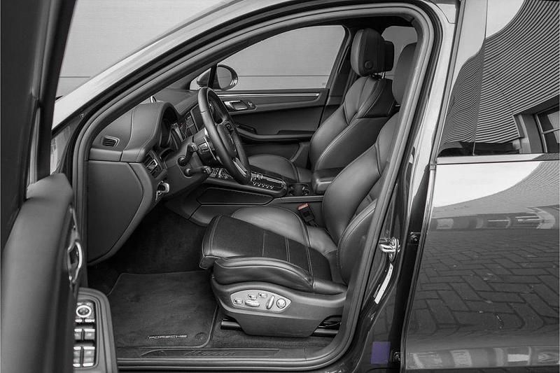 Gebraucht Porsche Macan 245 PS (180 kW) 2019 Grau SUV