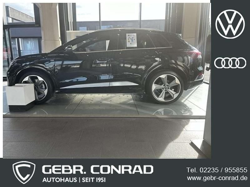Mythosschwarz metallic Gebraucht 2023 Audi e-tron Ambiente SUV | 43.788 € (Fairer Preis) - Bild 1/4