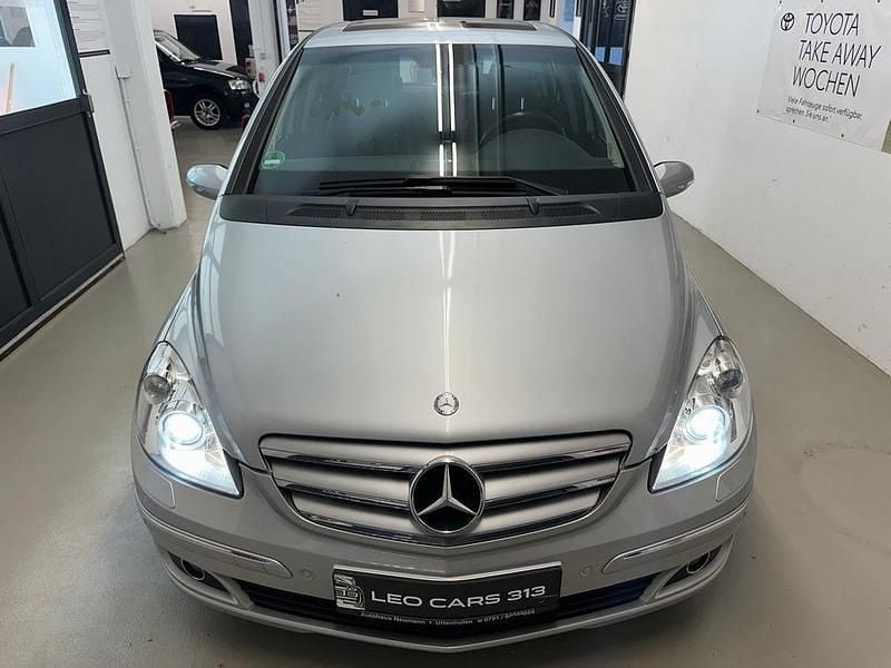 Gebraucht Mercedes B200 140 PS (102 kW) 2005 Silber Van / Kleinbus