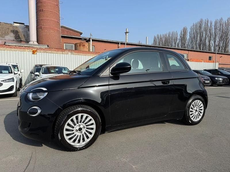 Gebraucht Fiat 500e Action 69 kW (95 PS) 2022 Nero profondo/cattivo/kyalami/ Limousine