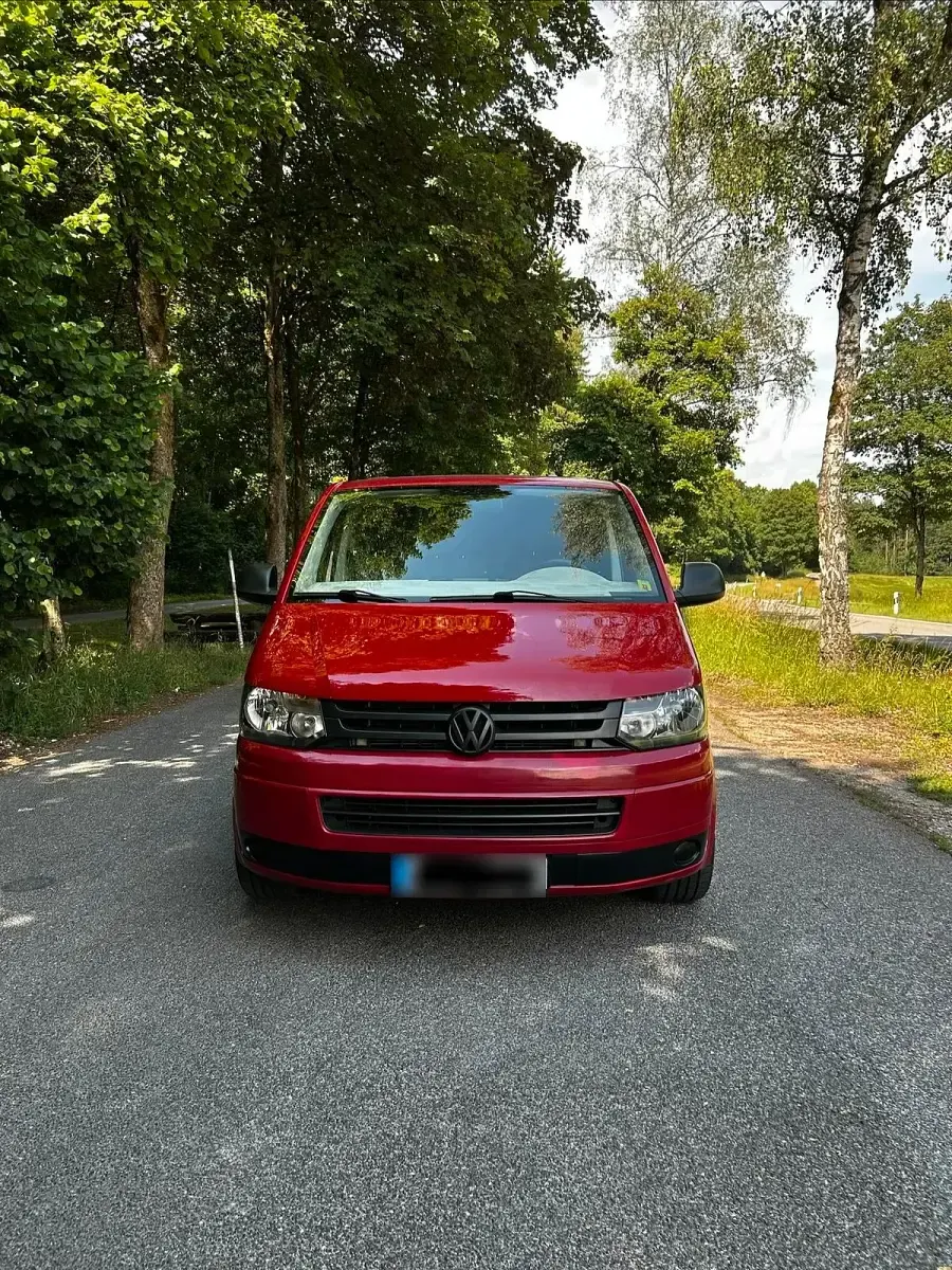 Gebraucht VW Multivan 102 PS (75 kW) 2010 Rot Van / Kleinbus