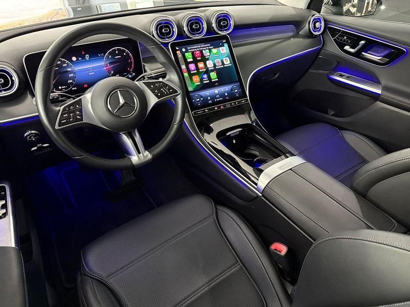 Gebraucht Mercedes GLC220 197 PS (144 kW) 2024 Schwarz SUV