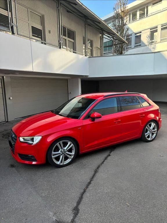 Gebraucht Audi A3 Sport 125 PS (91 kW) 2014 Rot Limousine