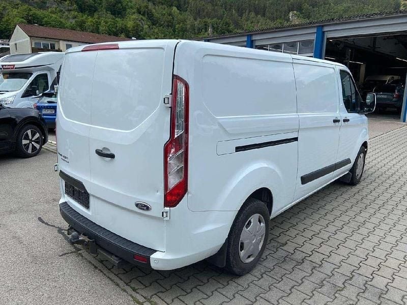 Gebraucht Ford Transit Custom Trend 131 PS (96 kW) 2022 Frostweiß Van / Kleinbus
