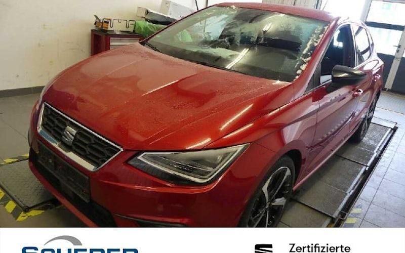 Rot Gebraucht 2022 Seat Ibiza FR Limousine | 16.900 € (Guter Preis) - Bild 1/4