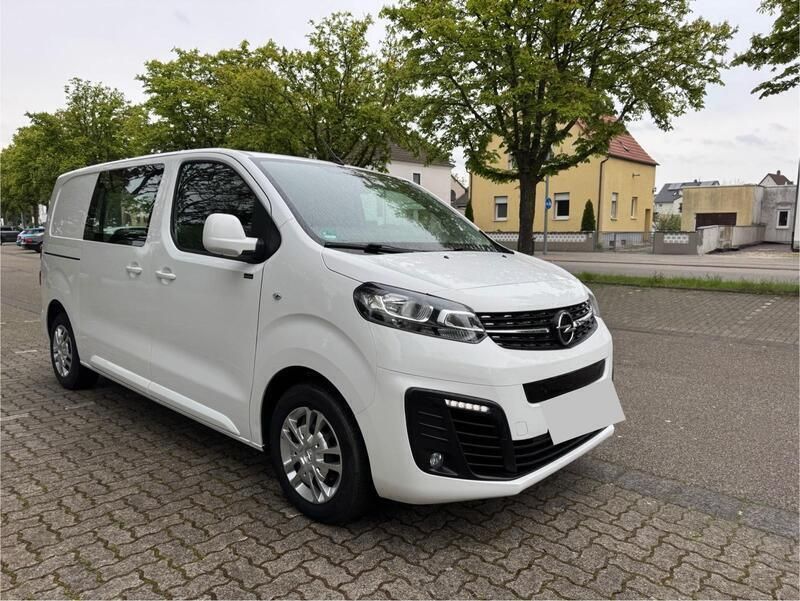 Weiß Gebraucht 2021 Opel Vivaro-e Combi Van | 14.490 € - Bild 1/4