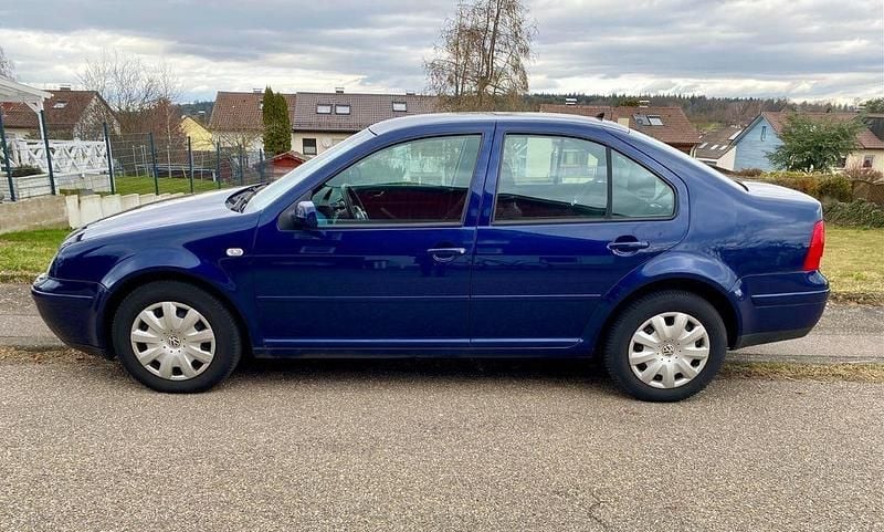 Gebraucht VW Bora Highline 105 PS (77 kW) 2000 Blau Limousine