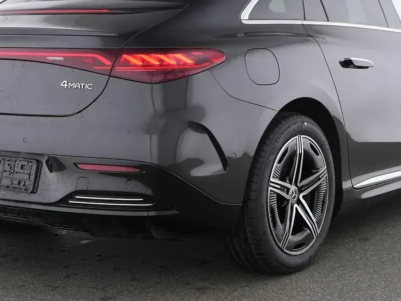 Gebraucht Mercedes EQE500 AMG 300 kW (408 PS) 2025 Lack graphitgrau Limousine