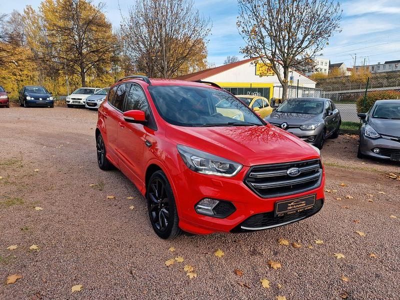 Rot Gebraucht 2018 Ford Kuga ST-Line SUV | 17.780 € (Fairer Preis) - Bild 1/4