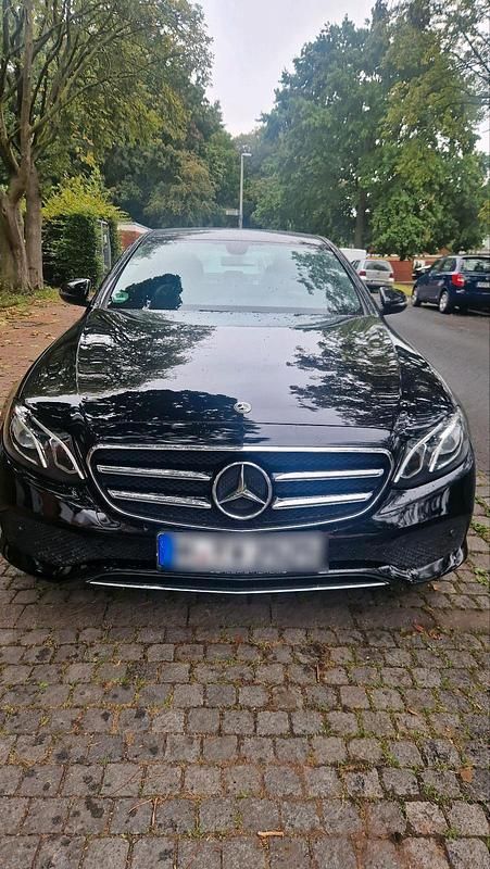 Schwarz Gebraucht 2021 Mercedes E200 Limousine | 26.499 € (Fairer Preis) - Bild 1/4