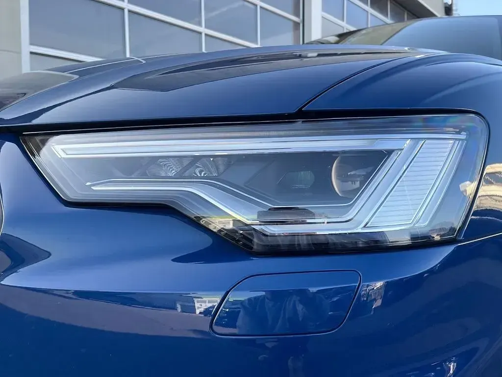Gebraucht Audi A6 S-Line 299 PS (219 kW) 2025 Ascariblau (metallic) Kombi