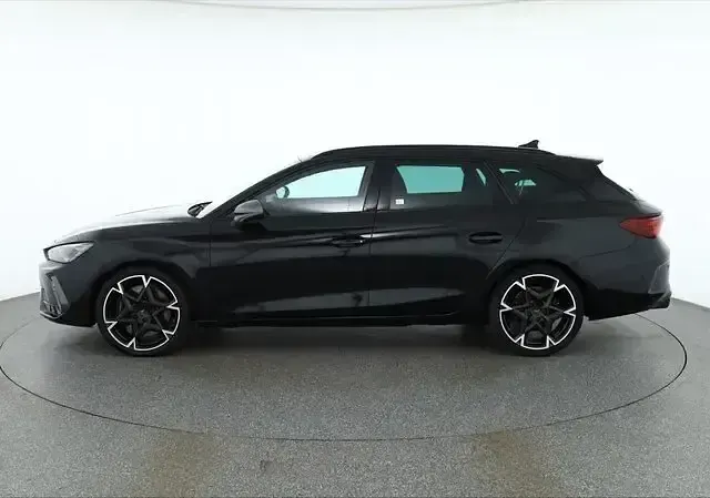 Nowe Cupra Leon VZ 333 KM (244 kW) 2025 Czarny Sedan/Limuzyna