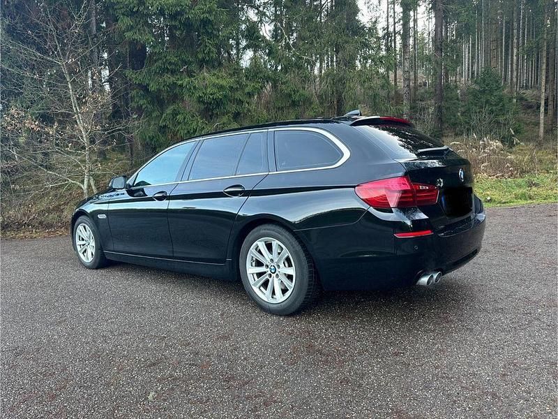 Gebraucht BMW 525 Luxury Line 218 PS (160 kW) 2015 Schwarz Kombi