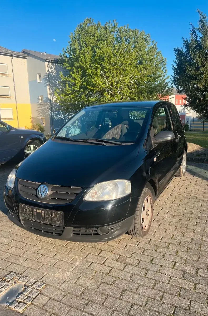 Second-hand VW Fox 55 CP (40 kW) 2007 Negru Hatchback