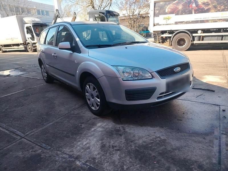 Gebraucht Ford Focus 108 PS (79 kW) 2007 Grau Kombi